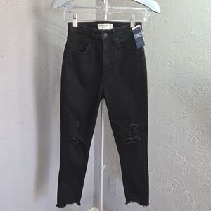 NWT Abercrombie & Fitch The Super Skinny Ankle High Rise Black Distressed